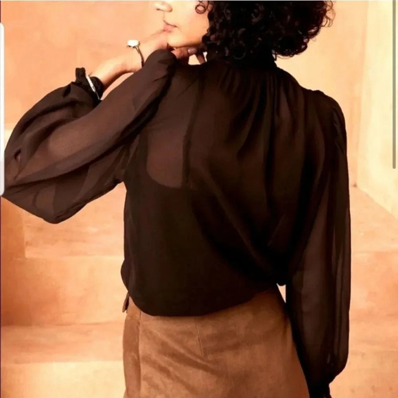 Banana Republic Smoked Neck Top - Picture 4 of 12